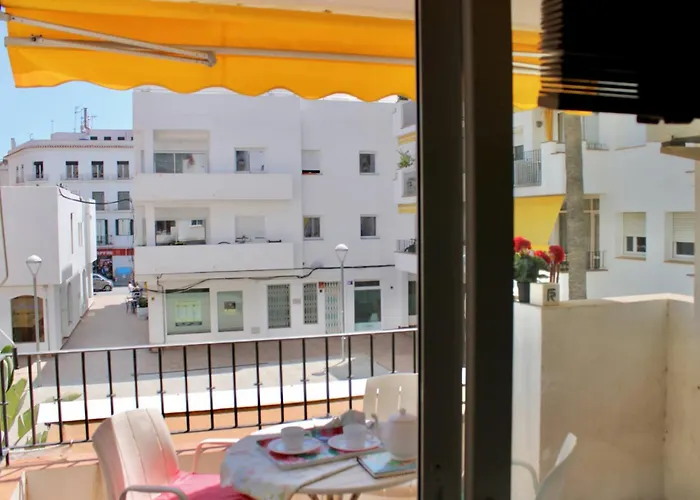 Oasis Sinia By Hello Homes *