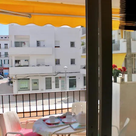 Oasis Sinia By Hello Homes *